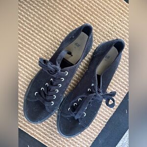 Black canvas sneaker, size EUR 40
